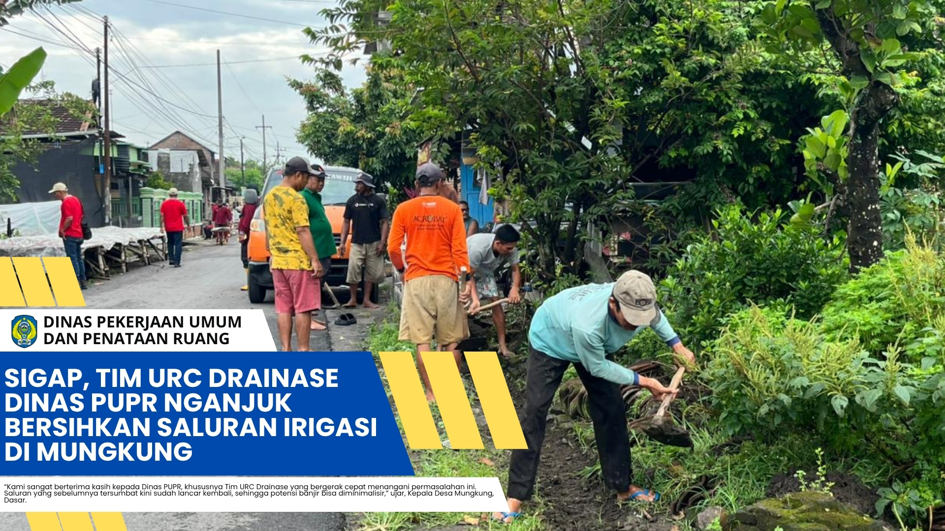 Sigap, Tim URC Drainase Dinas PUPR Nganjuk Bersihkan Saluran Irigasi di Mungkung